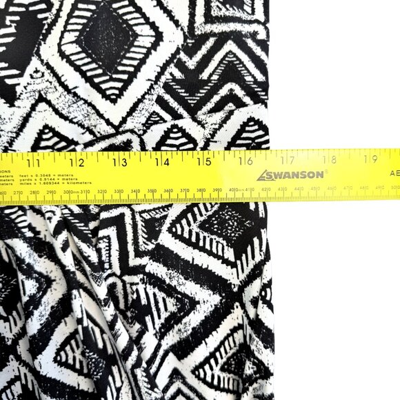 J. Valdi Black & White Graphic Geo Tank Cover‑Up Dress Size M  Flowy Beach Tunic - Picture 9 of 10
